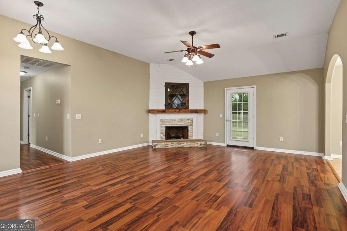 3 bedroom, 2 bathroom, 1,496 sq ft single family residence for sale at 308 Park Place, Ellabell, GA 31308 — photo 4