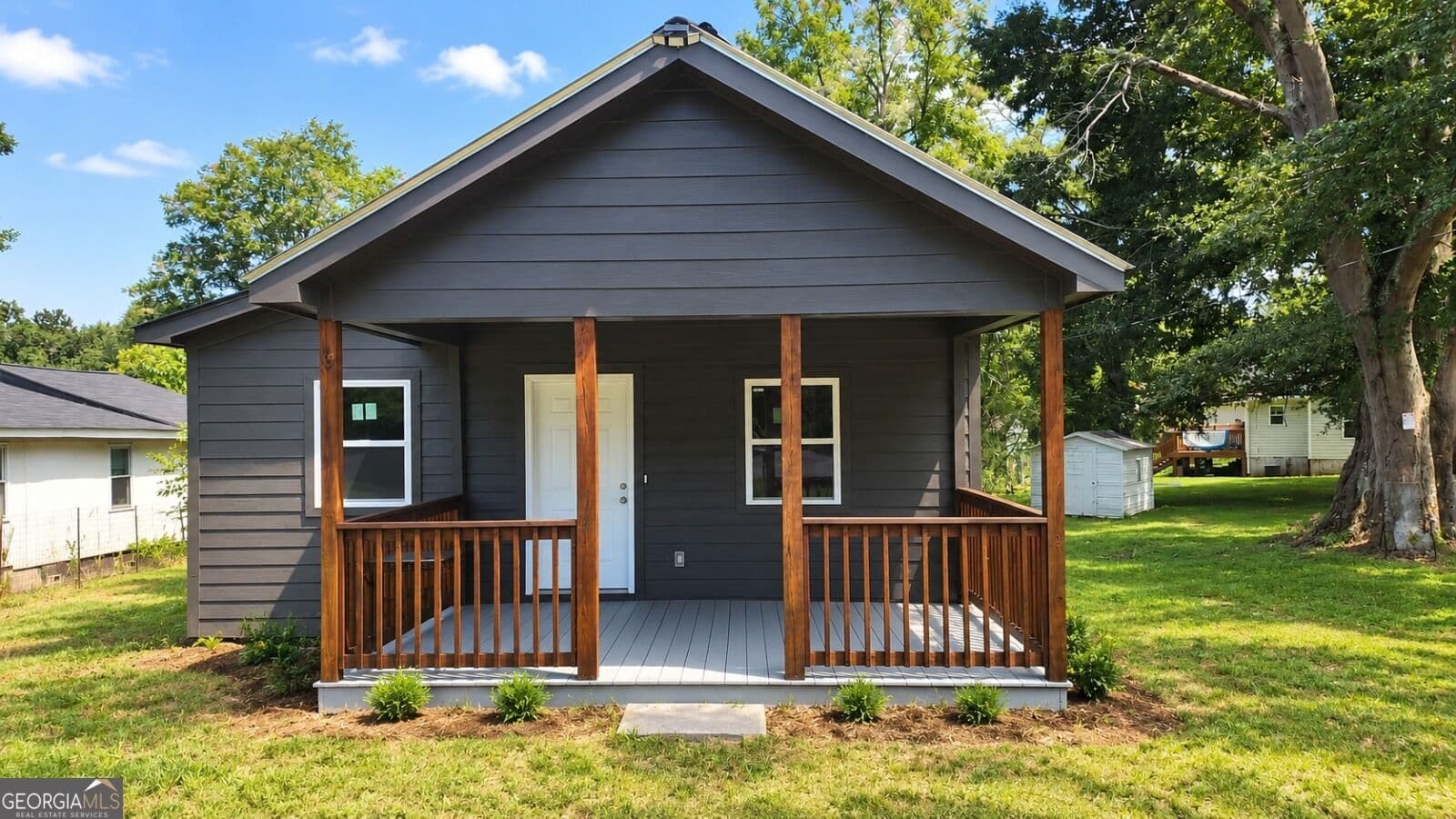 3 bedroom, 2 bathroom, 1,090 sq ft single family residence for sale at 2 Smith Road, Newnan, GA 30263 — photo 2