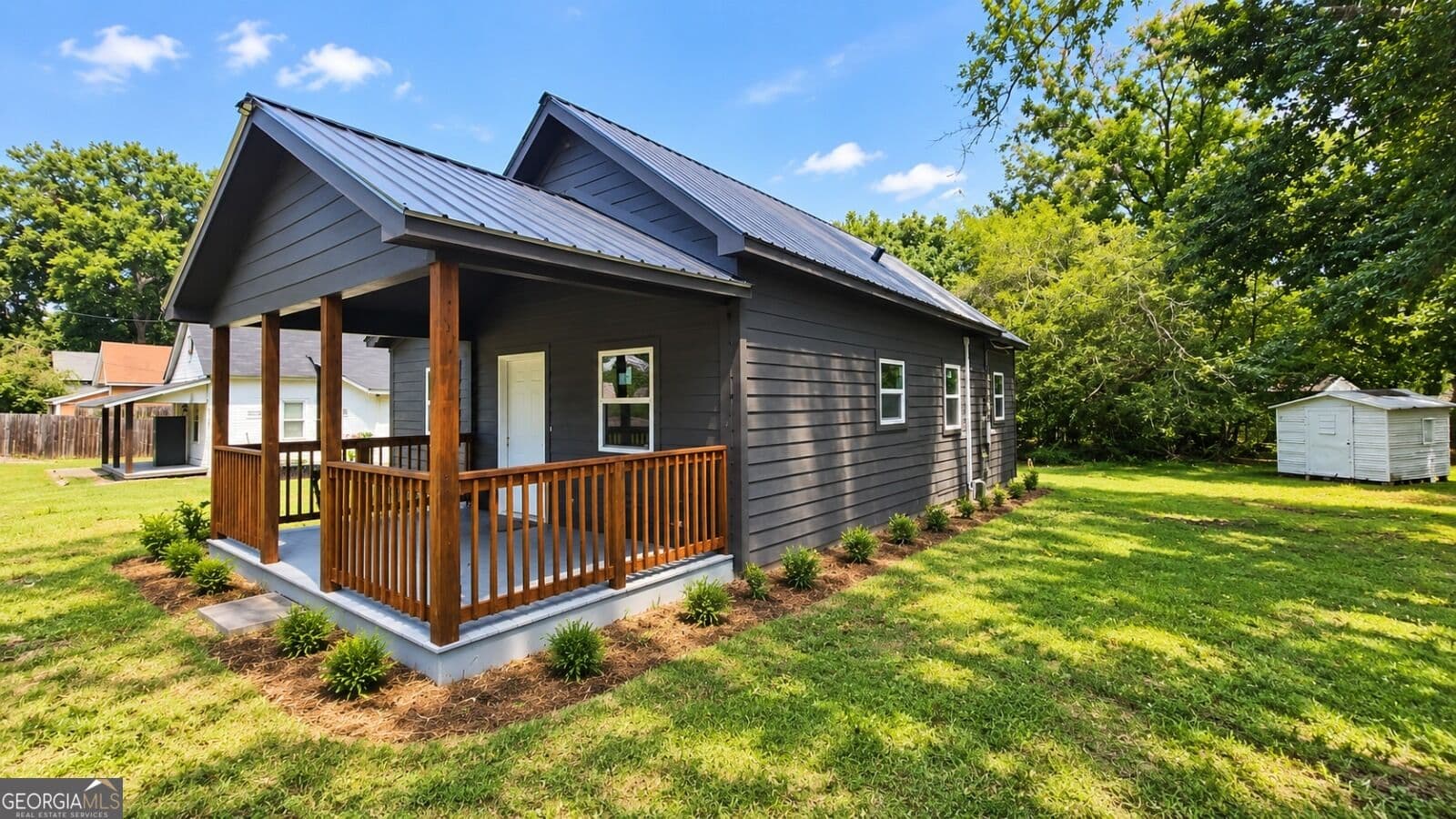 3 bedroom, 2 bathroom, 1,090 sq ft single family residence for sale at 2 Smith Road, Newnan, GA 30263 — photo 3