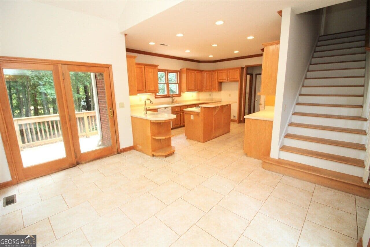 6 bedroom, 5 bathroom, 5,710 sq ft single family residence for sale at 1917 Al Roberts Road, Senoia, GA 30276 — photo 7