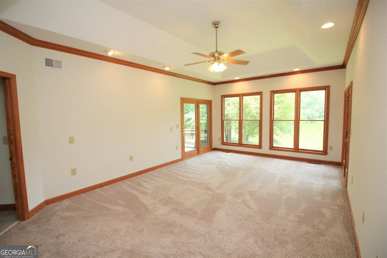 6 bedroom, 5 bathroom, 5,710 sq ft single family residence for sale at 1917 Al Roberts Road, Senoia, GA 30276 — photo 9