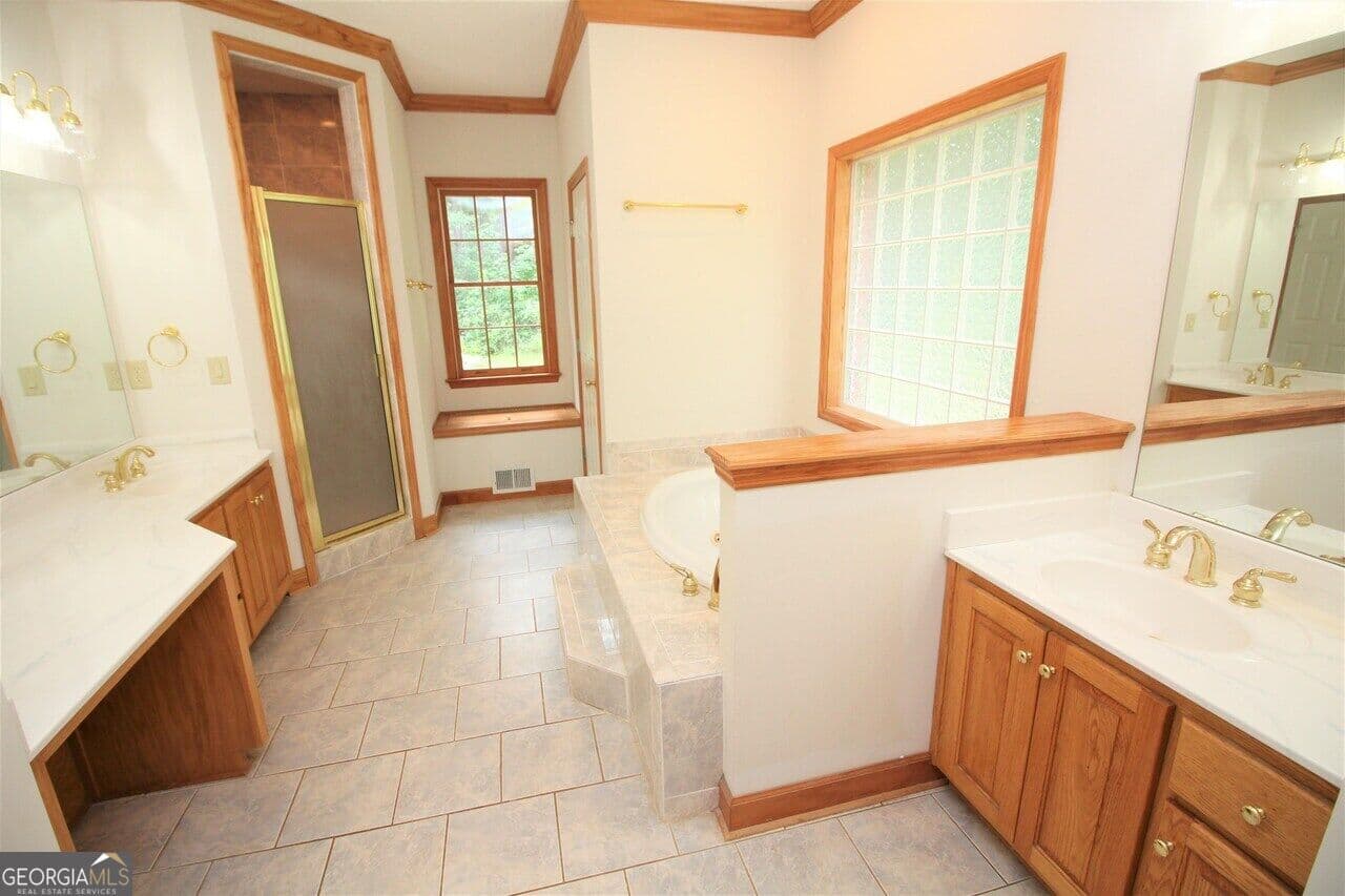 6 bedroom, 5 bathroom, 5,710 sq ft single family residence for sale at 1917 Al Roberts Road, Senoia, GA 30276 — photo 10