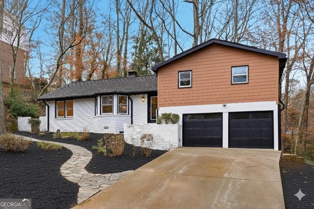 4 bedroom, 2 bathroom, 2,239 sq ft single family residence for sale at 2520 Overlook Way, Atlanta, GA 30345 — photo 1 of 27