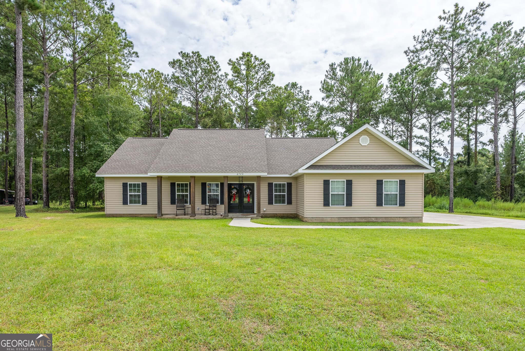 3 bedroom, 3 bathroom, 2,028 sq ft single family residence sold at 6720 Mamies Drive, Blackshear, GA 31516