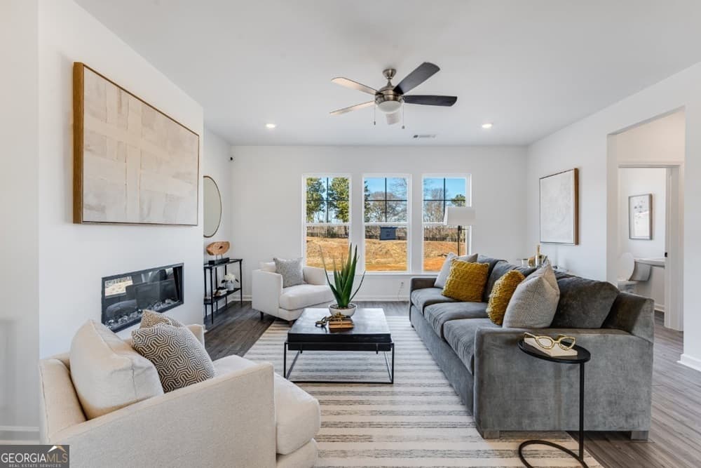 4 bedroom, 3.5 bathroom, 2,375 sq ft townhouse for sale at 98 Wilder Ridge Way, Lawrenceville, GA 30044 — photo 3