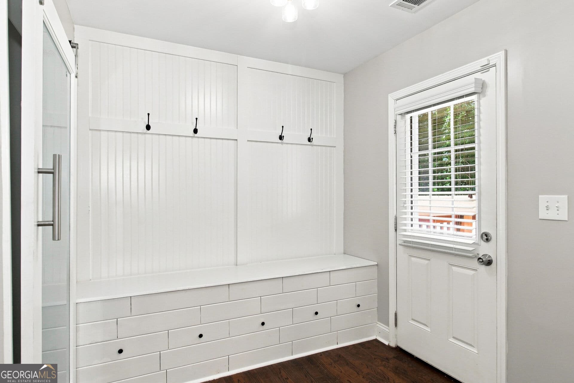 3 bedroom, 2 bathroom, 1,476 sq ft single family residence for sale at 1146 Edgefield Drive, Atlanta, GA 30310 — photo 3