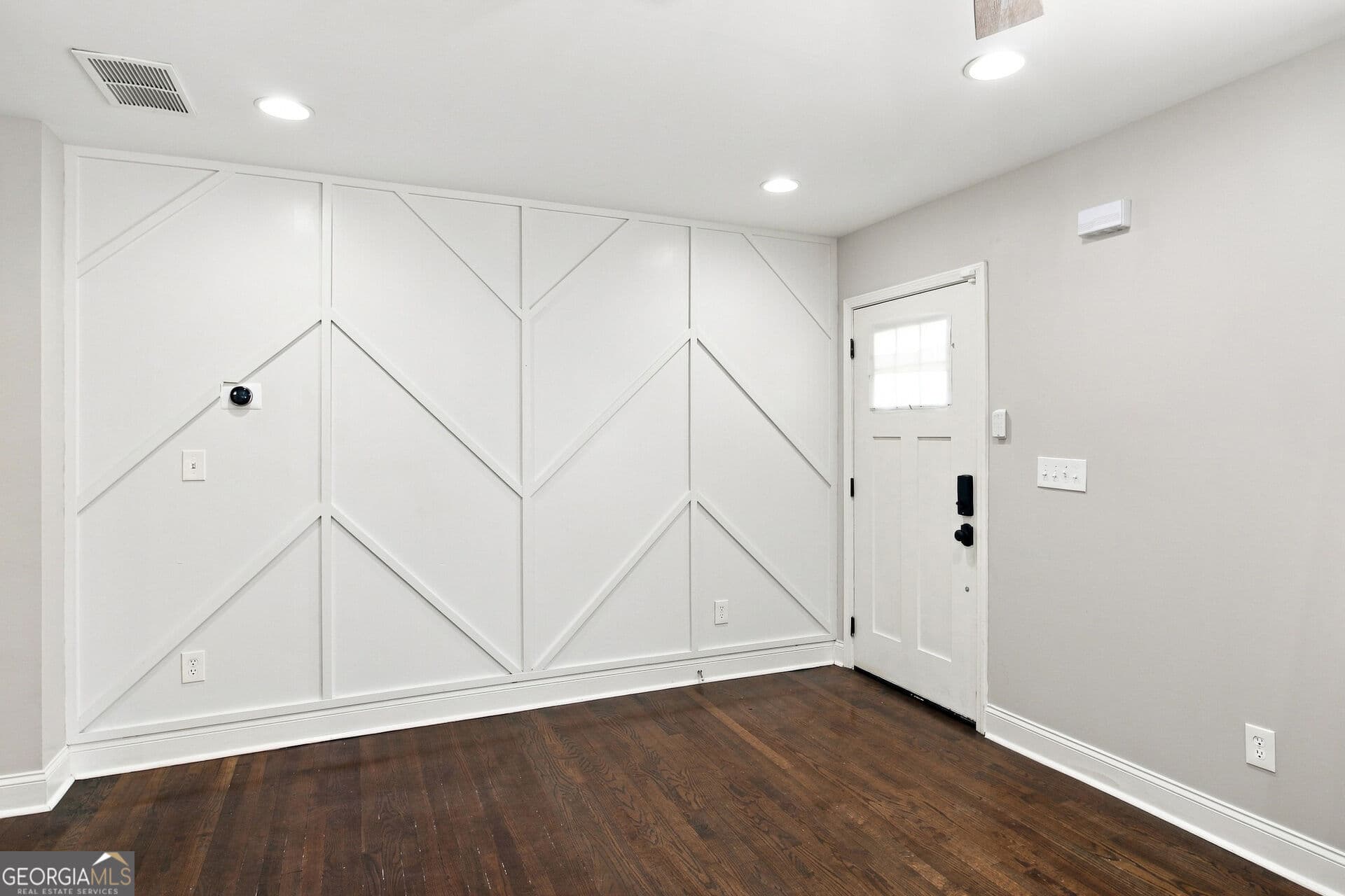 3 bedroom, 2 bathroom, 1,476 sq ft single family residence for sale at 1146 Edgefield Drive, Atlanta, GA 30310 — photo 5