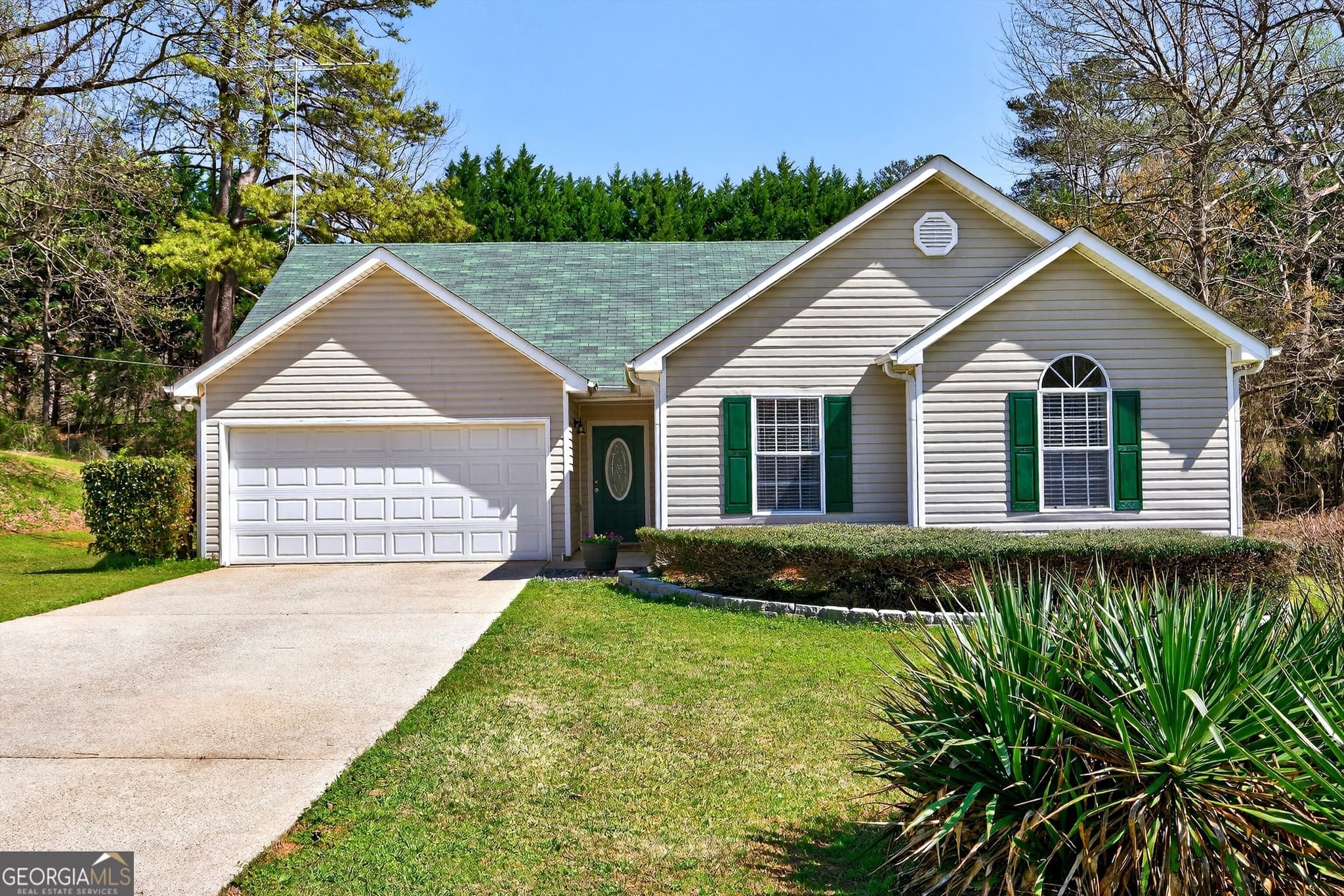 3 bedroom, 2 bathroom, 1,408 sq ft single family residence sold at 217 Farmbrook Parkway, Stockbridge, GA 30281