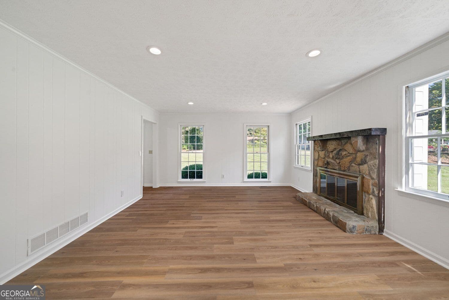 4 bedroom, 3 bathroom, 3,269 sq ft single family residence for sale at 3500 Pebble Hill Drive, Marietta, GA 30062 — photo 7