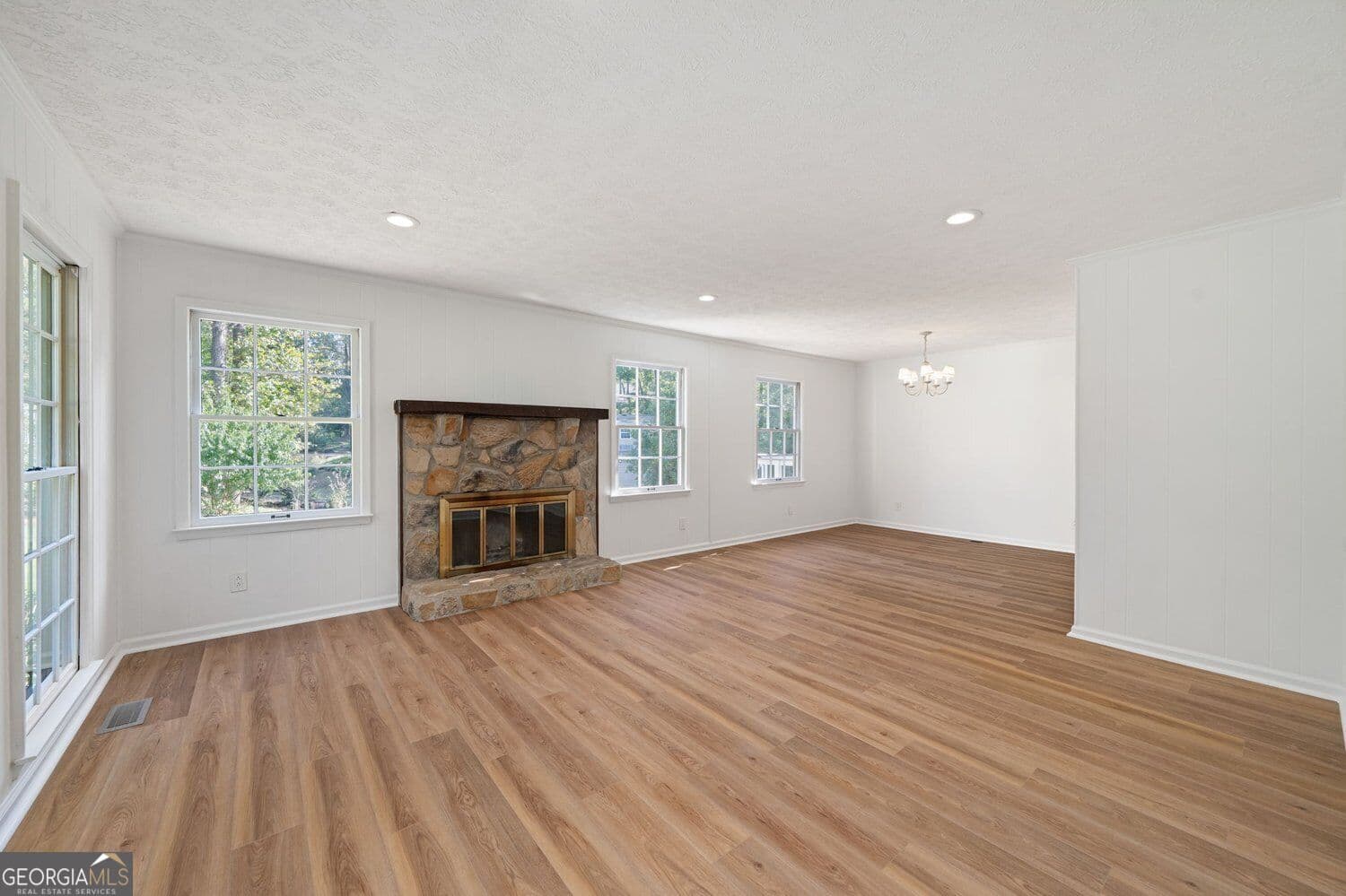 4 bedroom, 3 bathroom, 3,269 sq ft single family residence for sale at 3500 Pebble Hill Drive, Marietta, GA 30062 — photo 5