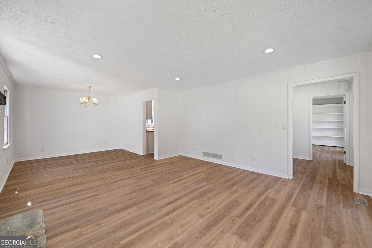 4 bedroom, 3 bathroom, 3,269 sq ft single family residence for sale at 3500 Pebble Hill Drive, Marietta, GA 30062 — photo 9