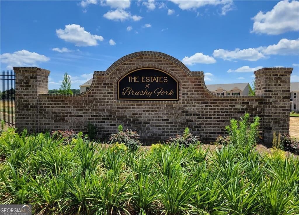 5 bedroom, 4 bathroom, 2,858 sq ft single family residence for rent at 3305 Linstead Court, Loganville, GA 30052 for $3,250 a month — photo 6