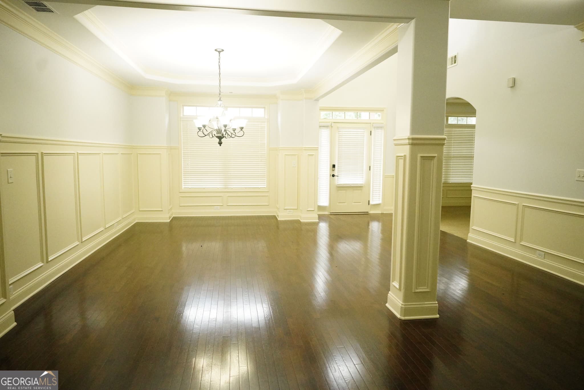 6 bedroom, 5 bathroom, 6,786 sq ft single family residence for sale at 3653 Lake Estates Way, Atlanta, GA 30349 — photo 9