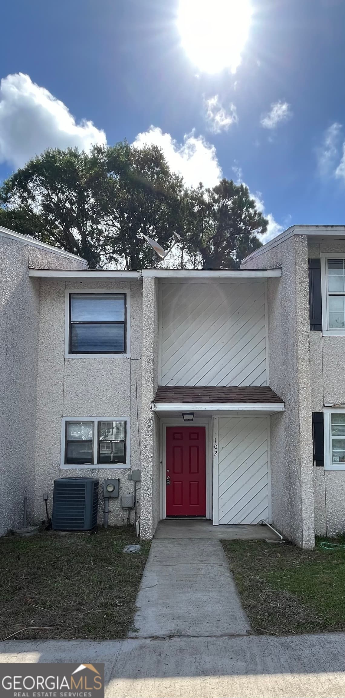 2 bedroom, 1.5 bathroom, 1,168 sq ft townhouse for rent at 102 Inlet Reach Circle, St. Marys, GA 31558 for $1,050 a month