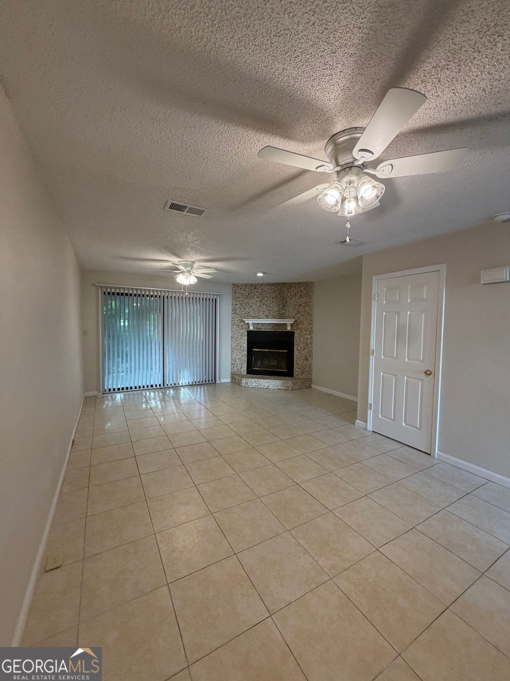 2 bedroom, 1.5 bathroom, 1,168 sq ft townhouse for rent at 102 Inlet Reach Circle, St. Marys, GA 31558 for $1,050 a month — photo 5