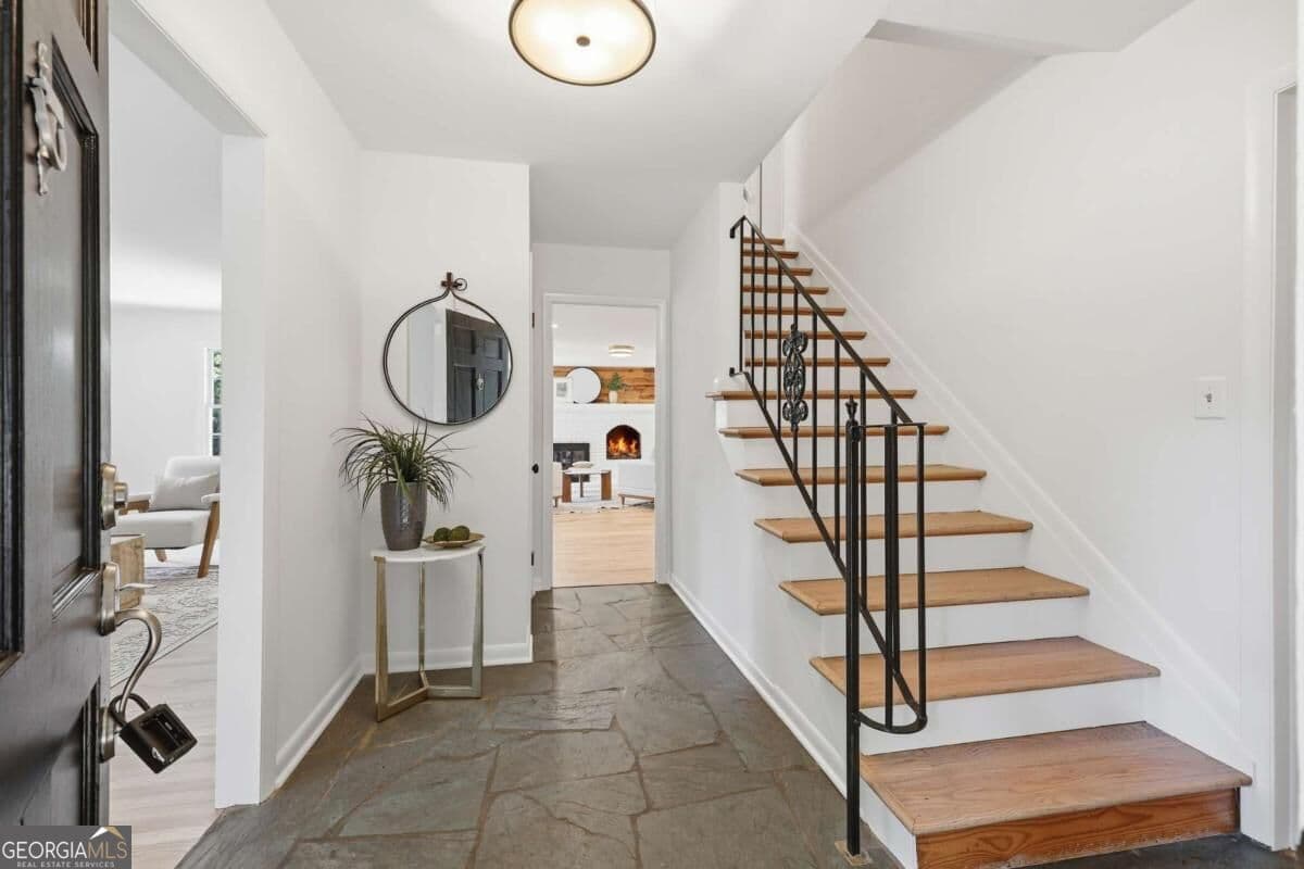 4 bedroom, 3 bathroom, 1,973 sq ft single family residence for sale at 120 Maple Lane, Athens, GA 30606 — photo 3