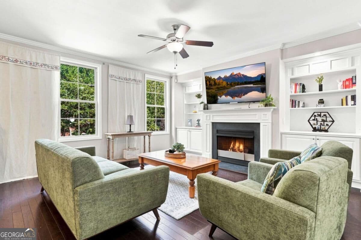 4 bedroom, 3.5 bathroom, 2,840 sq ft townhouse for sale at 7603 Lowery Oak Drive, Roswell, GA 30075 — photo 5