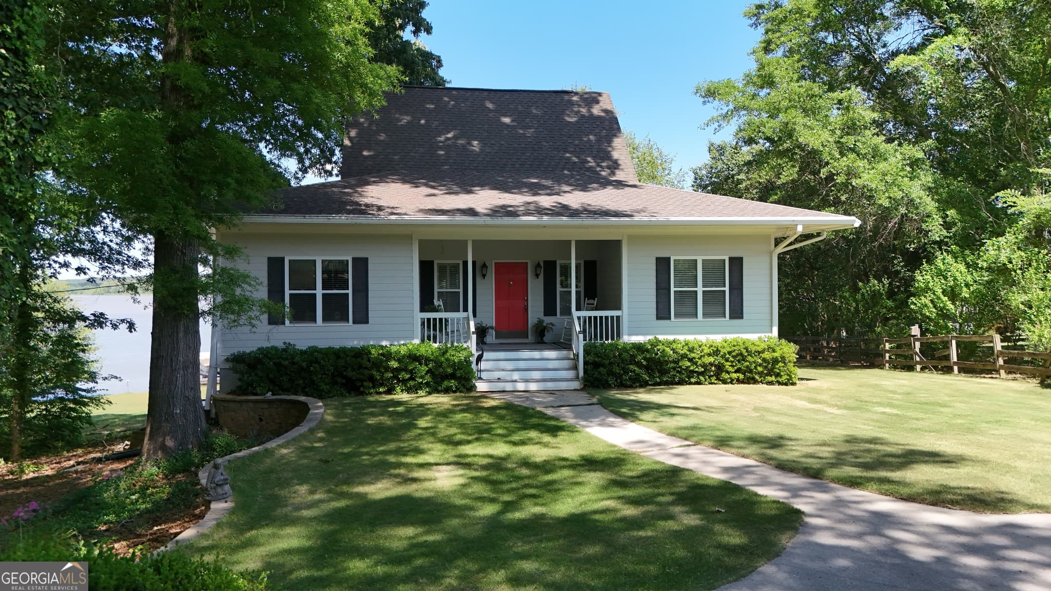 4 bedroom, 3 bathroom, 3,016 sq ft single family residence for sale at 1580 Shady Oaks Lane, Greensboro, GA 30642