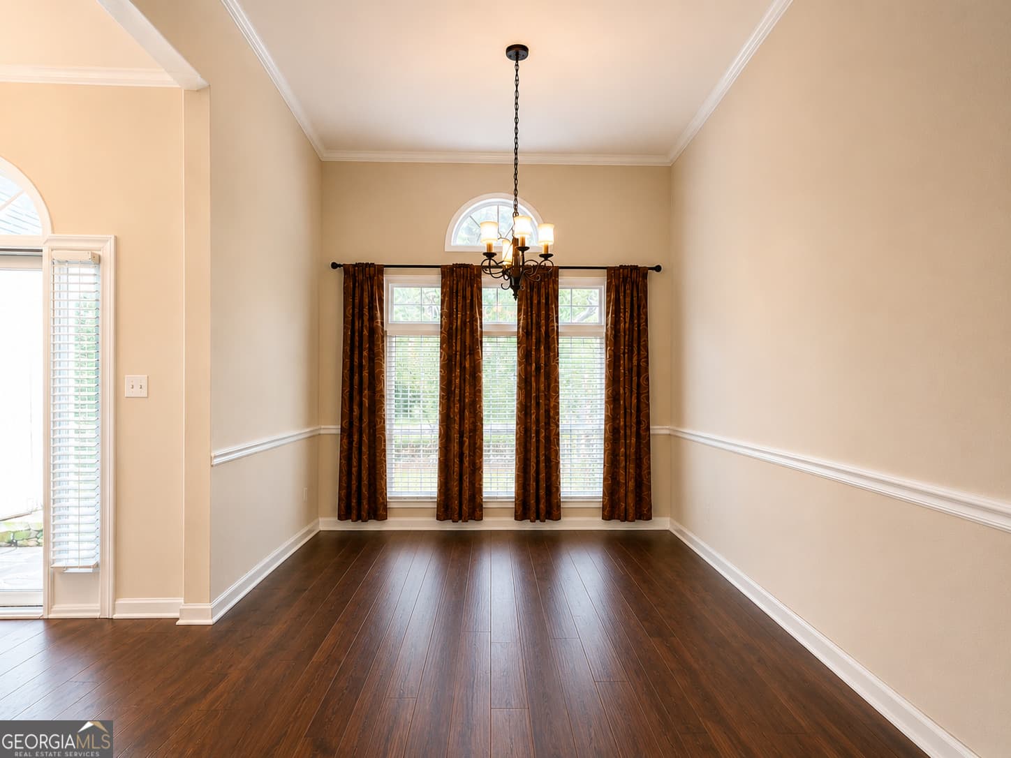 4 bedroom, 3 bathroom, 3,476 sq ft single family residence for sale at 158 Wexford Drive, Newnan, GA 30265 — photo 6