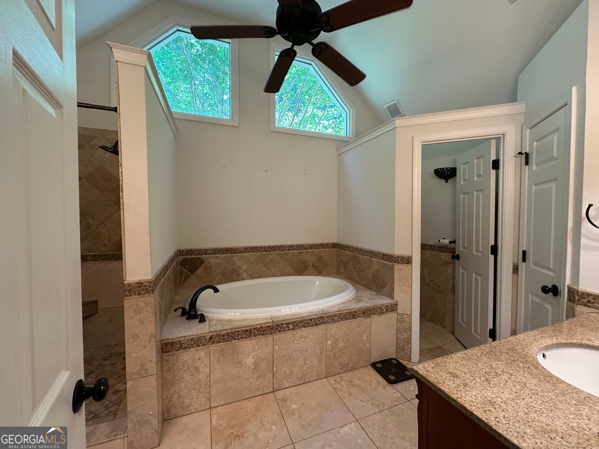 4 bedroom, 3 bathroom, 3,476 sq ft single family residence for sale at 158 Wexford Drive, Newnan, GA 30265 — photo 9