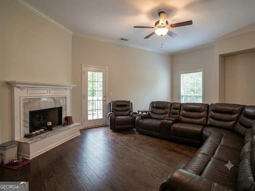 4 bedroom, 3 bathroom, 3,476 sq ft single family residence for sale at 158 Wexford Drive, Newnan, GA 30265 — photo 4