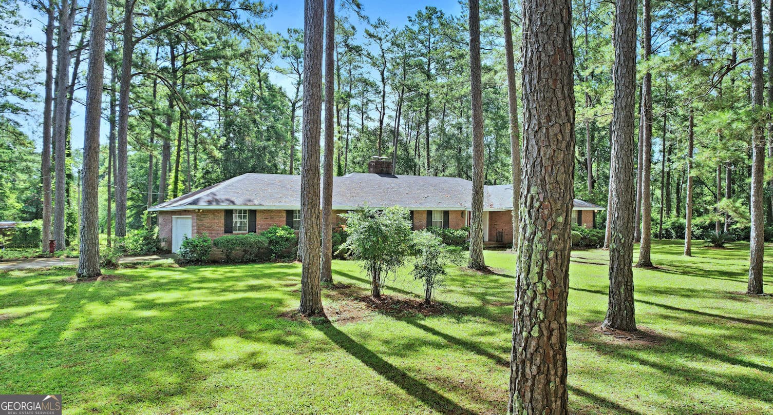4 bedroom, 2.5 bathroom, 2,989 sq ft single family residence for sale at 1270 Wadsworth Drive, Albany, GA 31721