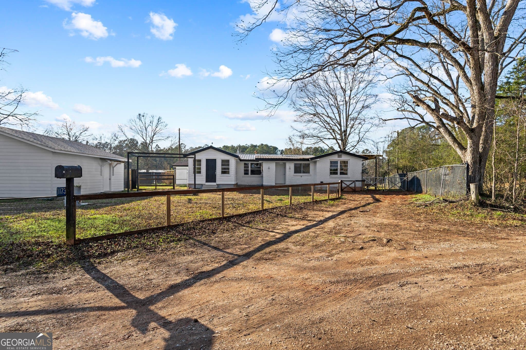 2 bedroom, 1.5 bathroom, 1,429 sq ft single family residence for sale at 1173 Old Bethany Road, Greensboro, GA 30642