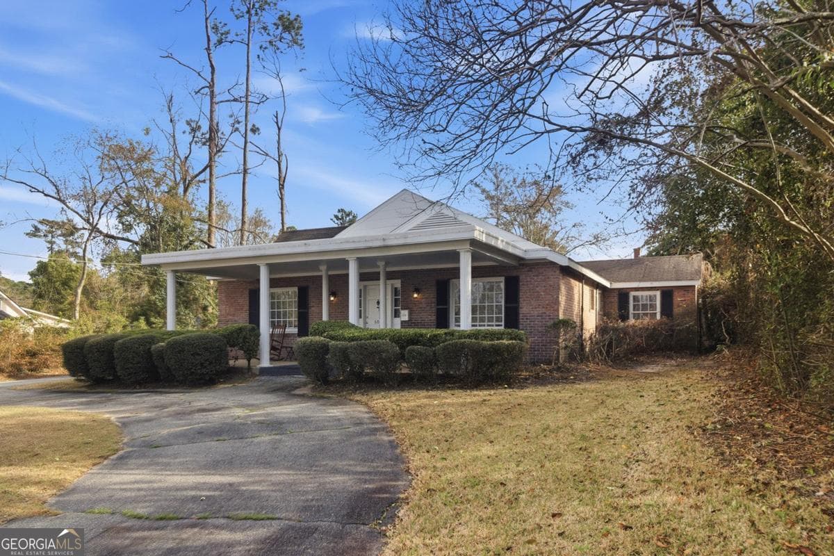 3 bedroom, 2 bathroom single family residence for sale at 607 Mack Drive, Valdosta, GA 31602 — photo 3