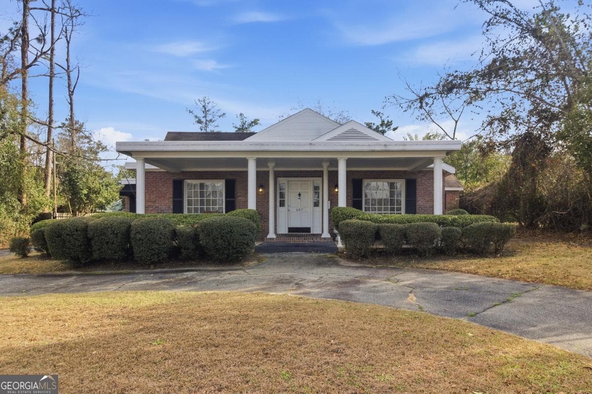 3 bedroom, 2 bathroom single family residence for sale at 607 Mack Drive, Valdosta, GA 31602
