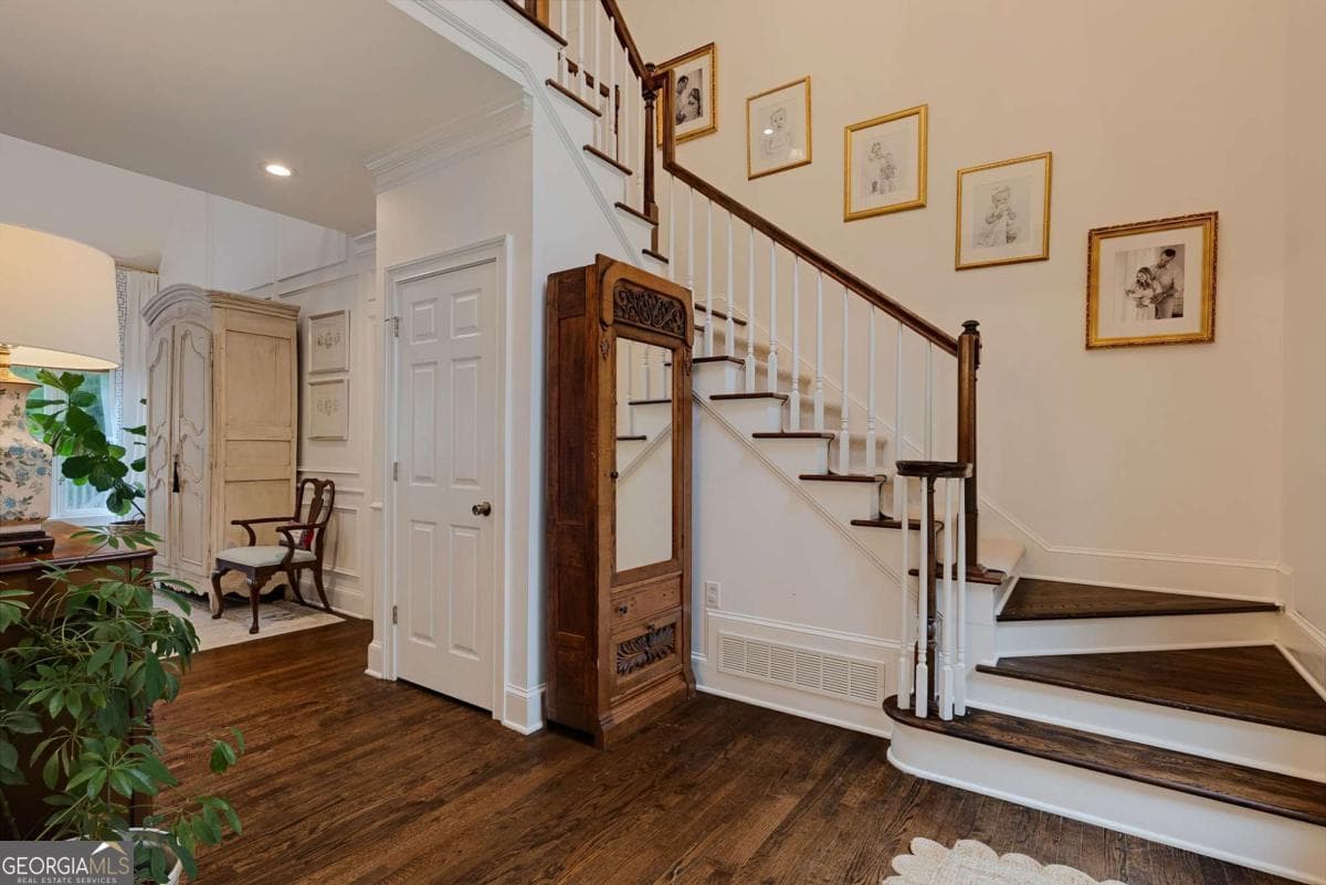 4 bedroom, 3.5 bathroom, 3,315 sq ft single family residence for sale at 152 Thornhill Drive, Athens, GA 30607 — photo 4