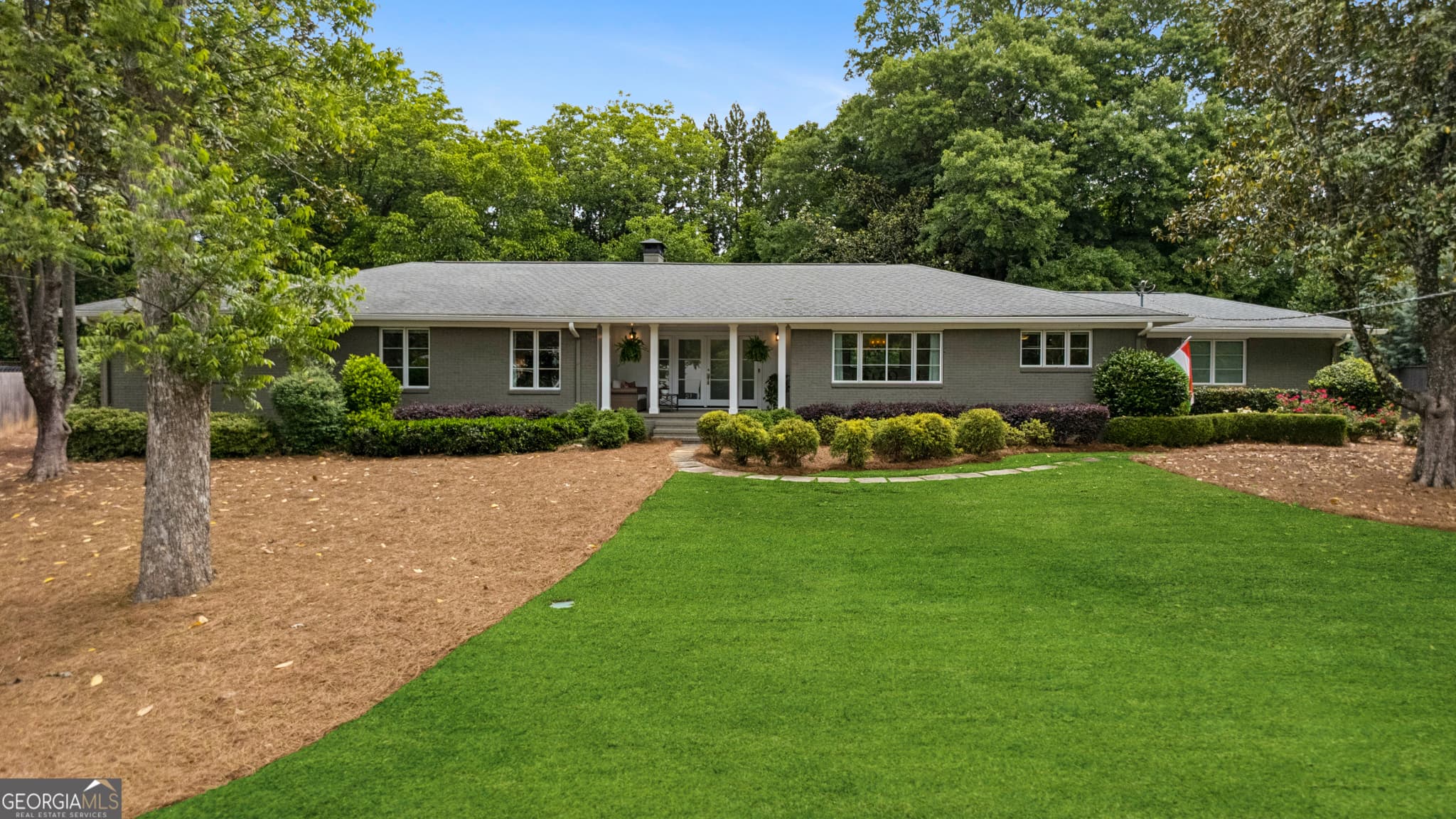 3 bedroom, 3.5 bathroom, 2,977 sq ft single family residence sold at 3805 Ivy Lane, Atlanta, GA 30342