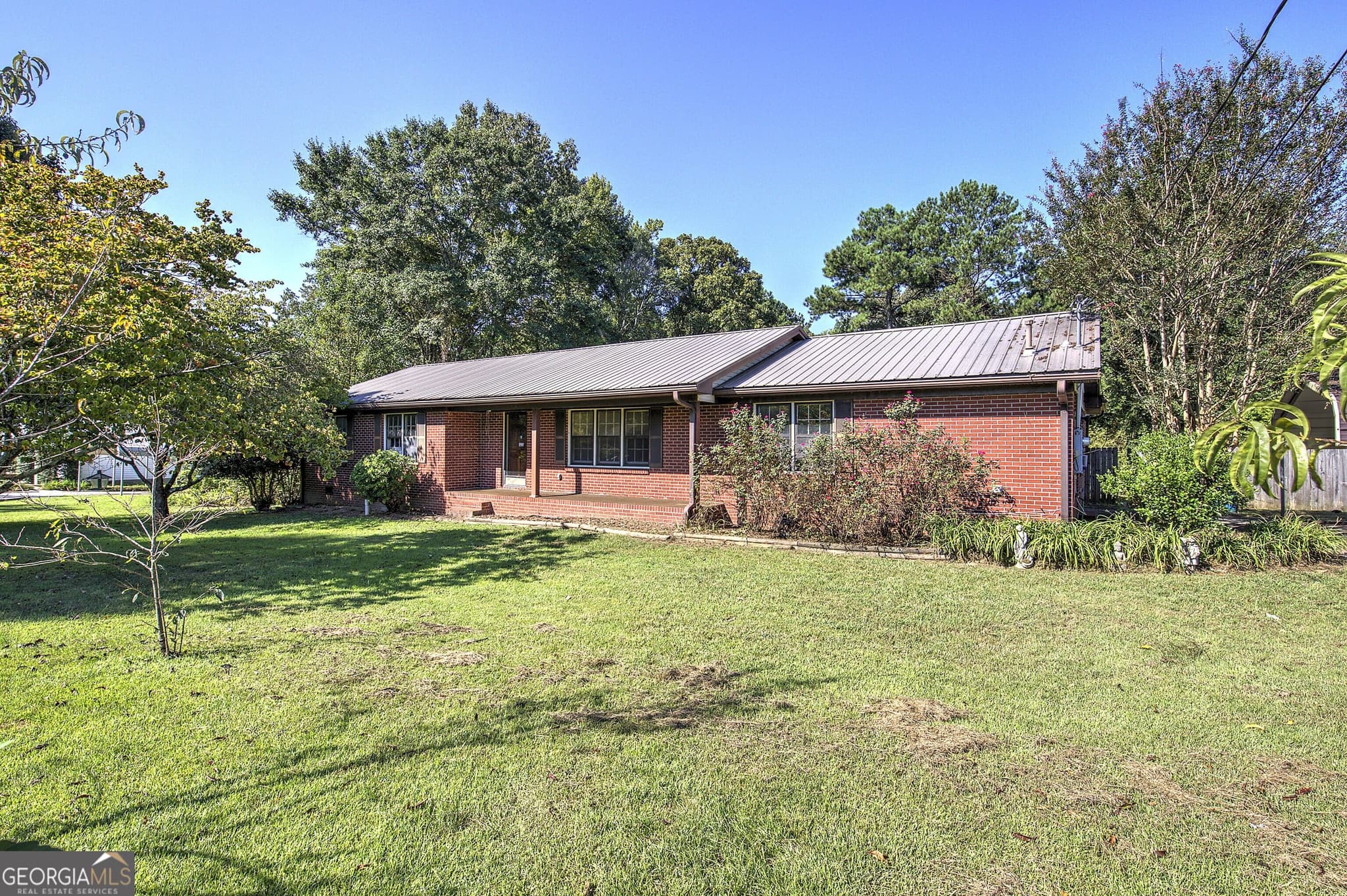 3 bedroom, 2 bathroom, 2,192 sq ft single family residence for sale at 11 Villamar Street, Rome, GA 30165 — photo 1 of 12