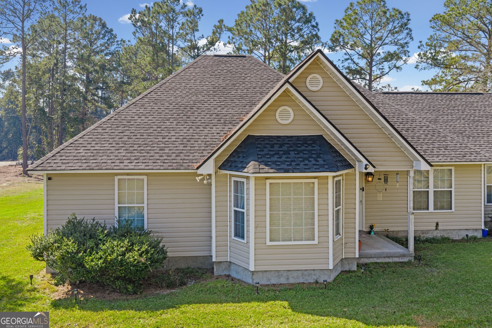 3 bedroom, 2 bathroom, 2,168 sq ft single family residence for sale at 83 Shelly Rentz Rd, Hazlehurst, GA 31539 — photo 2