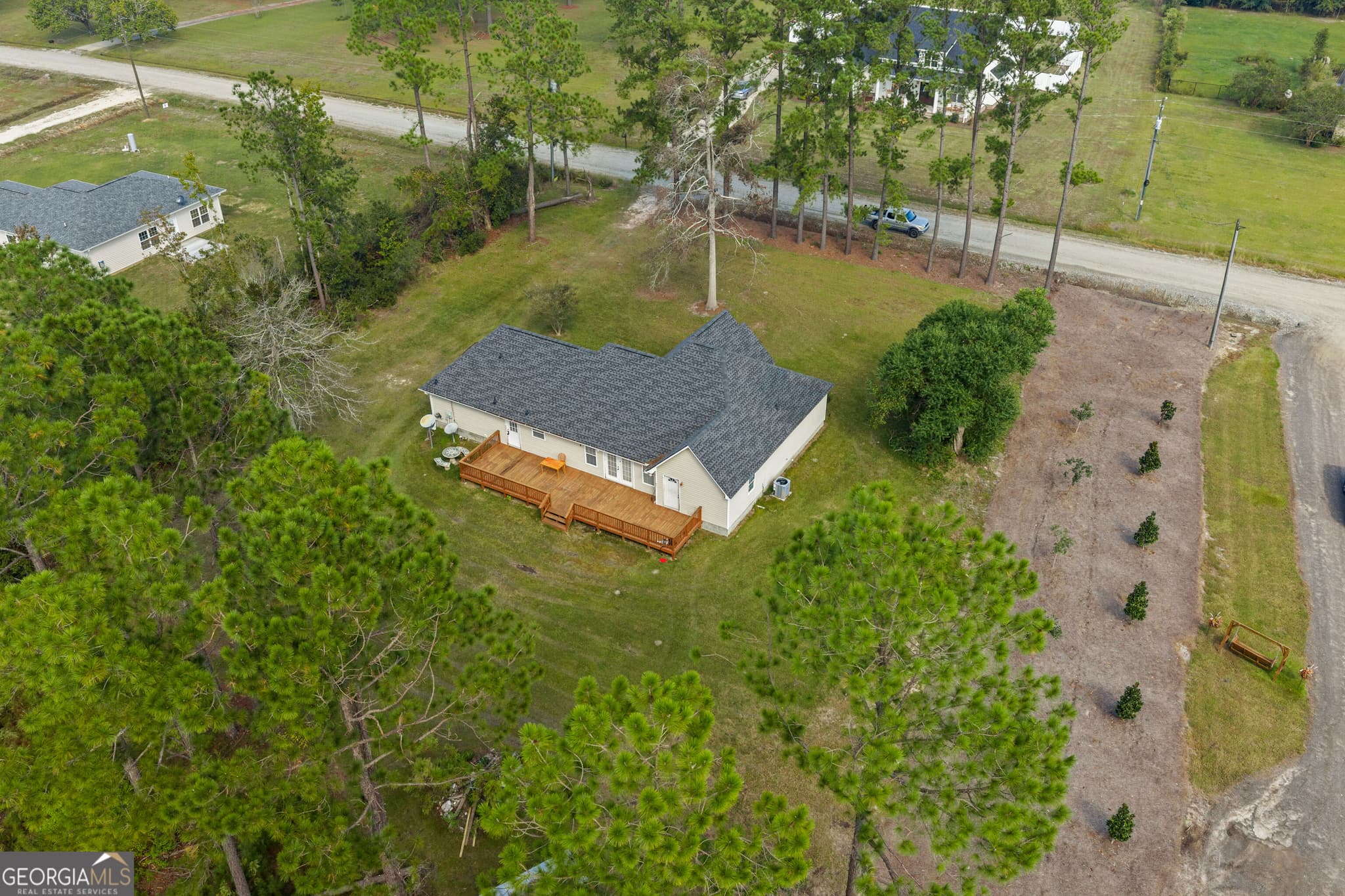 3 bedroom, 2 bathroom, 2,168 sq ft single family residence for sale at 83 Shelly Rentz Rd, Hazlehurst, GA 31539 — photo 5