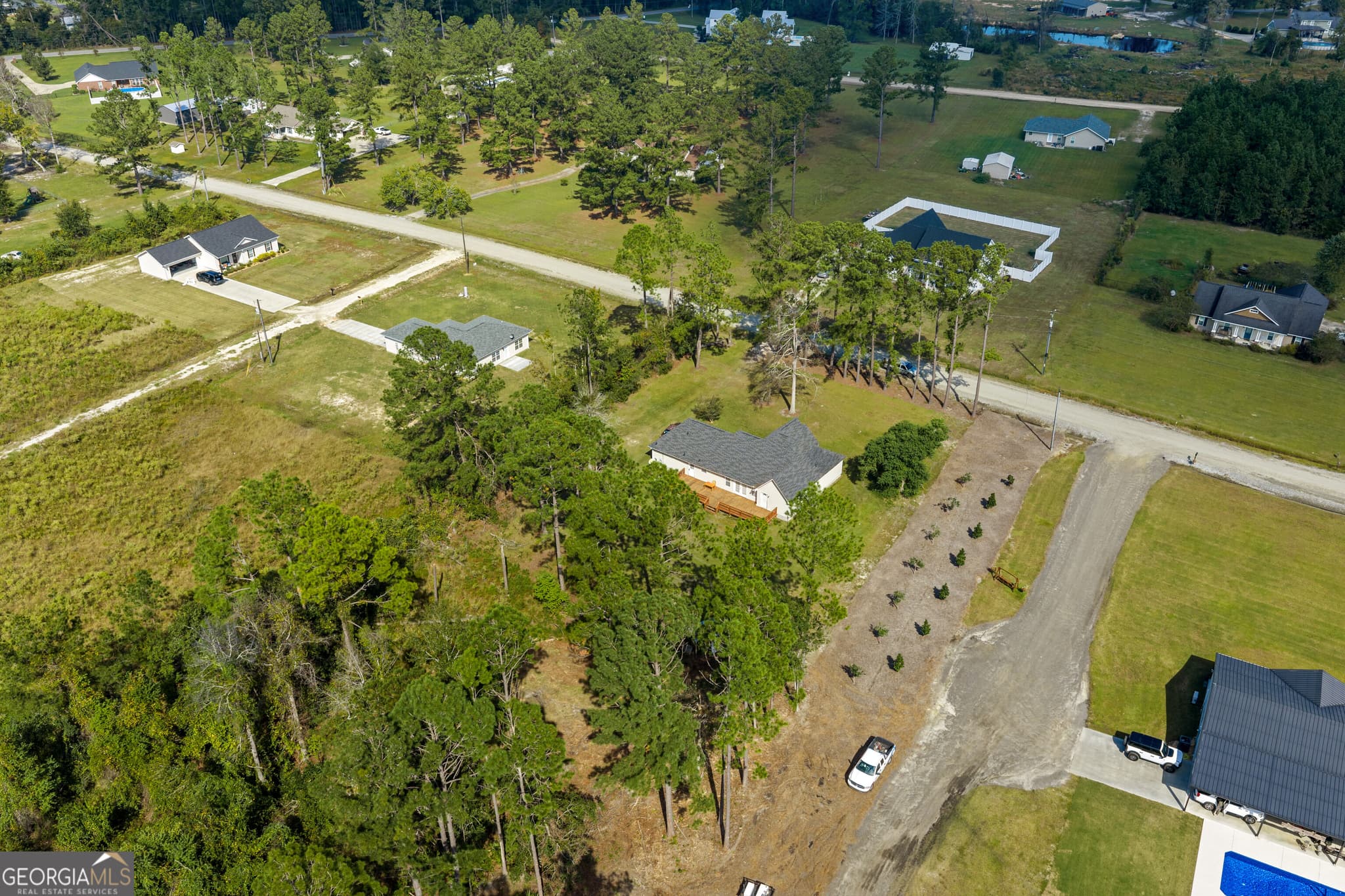 3 bedroom, 2 bathroom, 2,168 sq ft single family residence for sale at 83 Shelly Rentz Rd, Hazlehurst, GA 31539 — photo 9