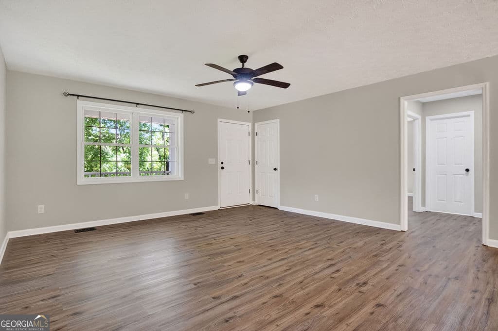 3 bedroom, 2 bathroom, 1,288 sq ft single family residence for sale at 108 Gordon Street, Greensboro, GA 30642 — photo 5