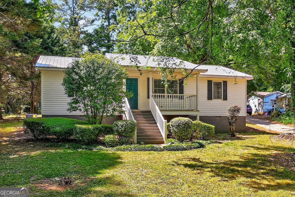3 bedroom, 2 bathroom, 1,288 sq ft single family residence for sale at 108 Gordon Street, Greensboro, GA 30642 — photo 8