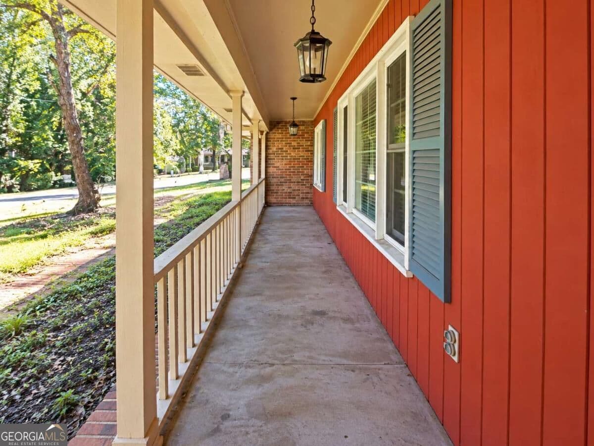 4 bedroom, 2 bathroom, 2,230 sq ft single family residence for sale at 7687 Tyra Cove, Jonesboro, GA 30236 — photo 3