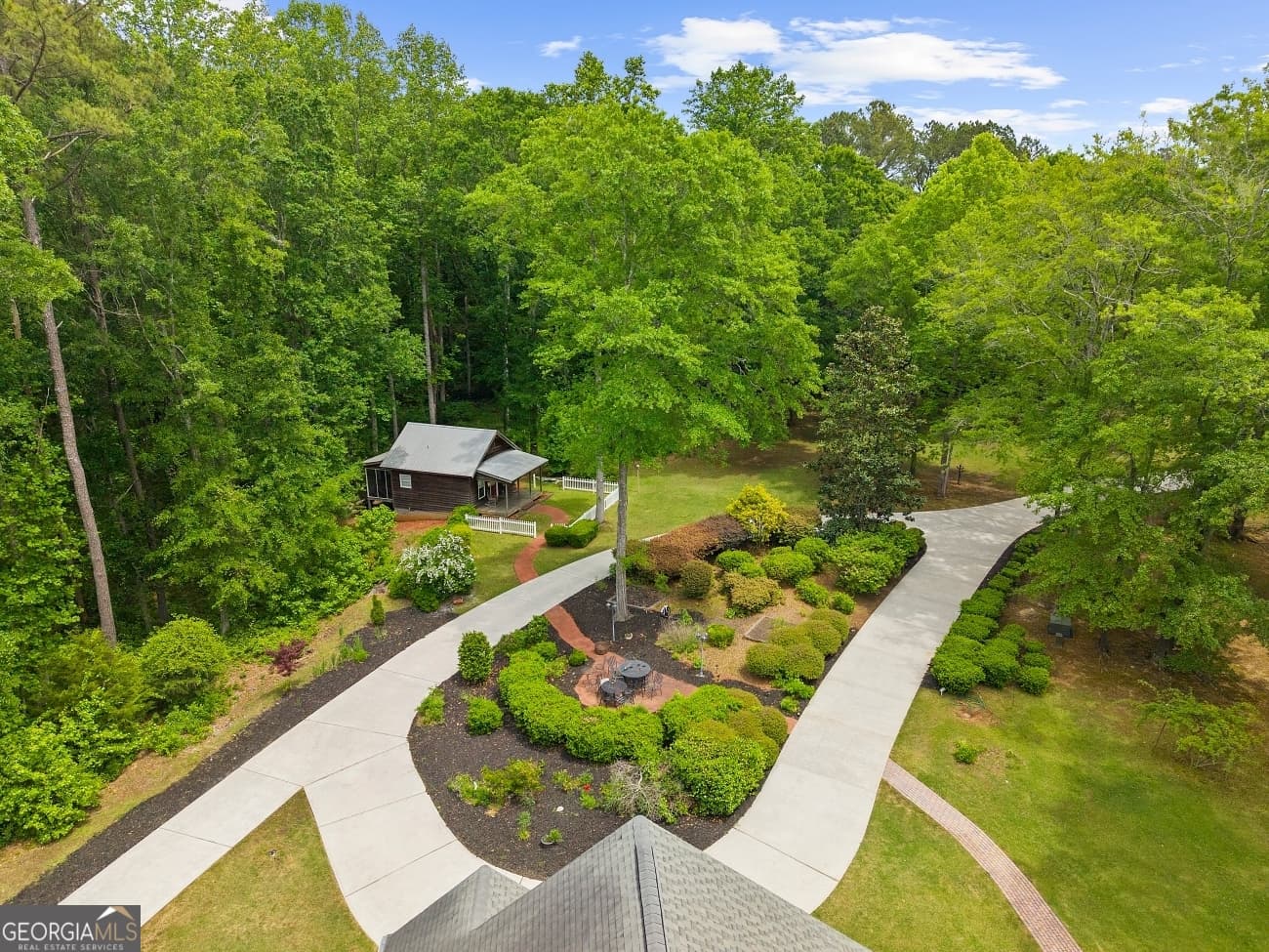 5 bedroom, 6 bathroom, 8,414 sq ft single family residence for sale at 11905 Hutcheson Ferry Road, Chattahoochee Hills, GA 30268 — photo 2
