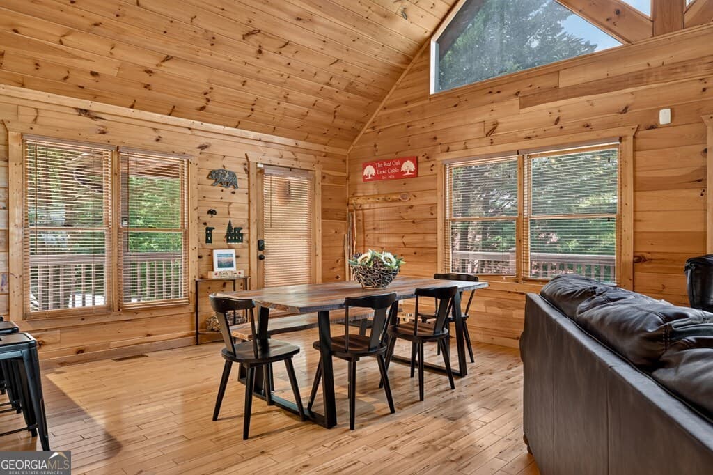 3 bedroom, 3 bathroom, 2,340 sq ft cabin,single family residence for sale at 573 Weaver Creek Way, Blue Ridge, GA 30513 — photo 10