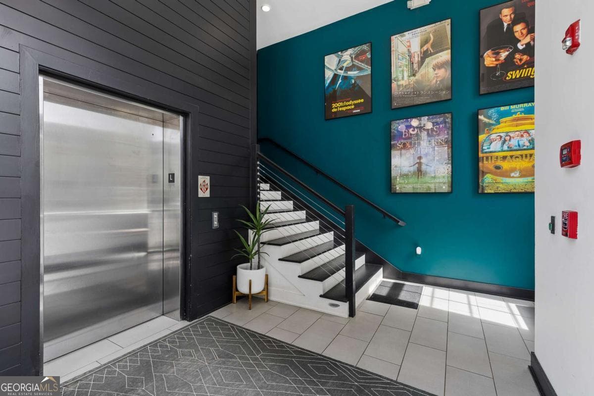 1 bedroom, 1 bathroom, 811 sq ft condominium for sale at 22 Airline Street 108, Atlanta, GA 30312 — photo 3