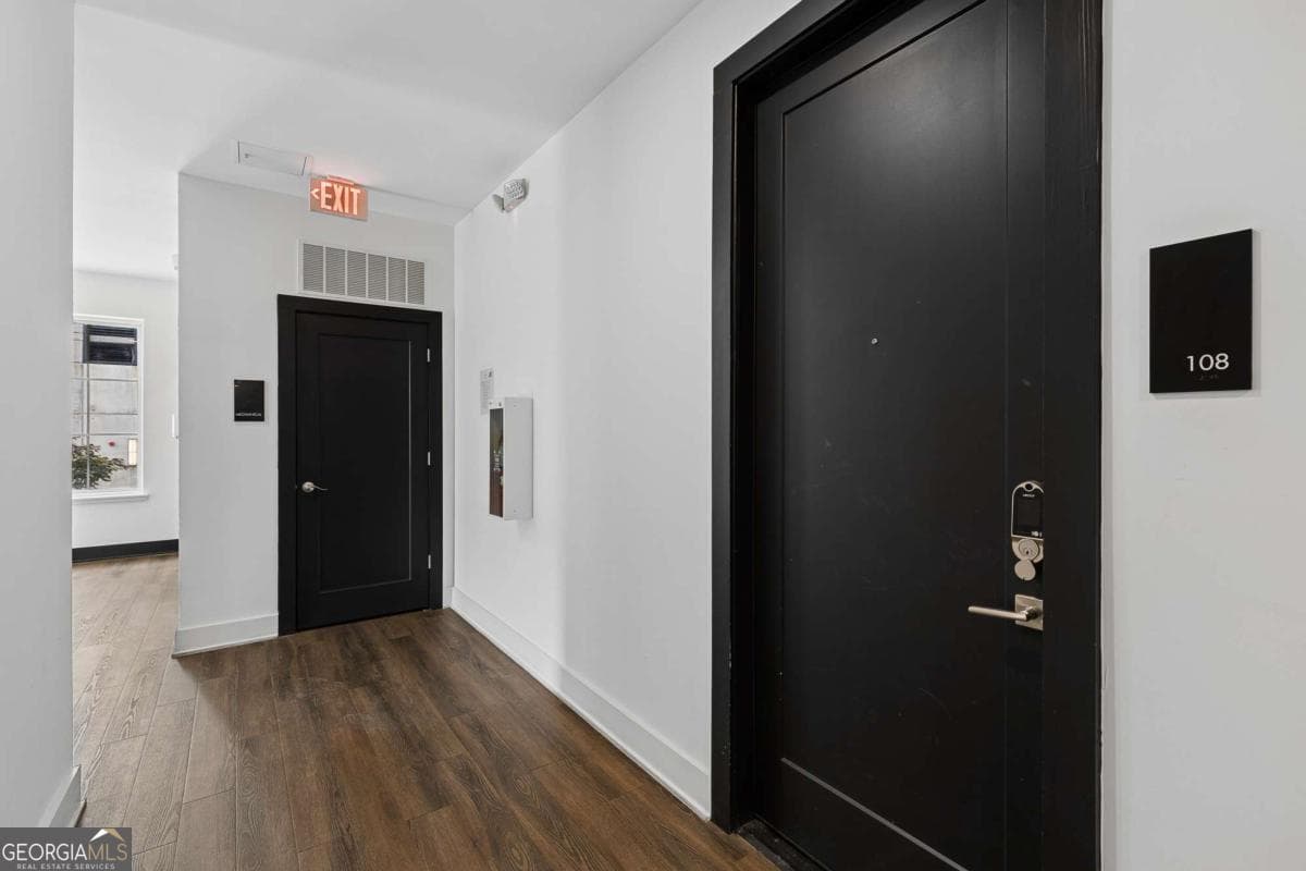1 bedroom, 1 bathroom, 811 sq ft condominium for sale at 22 Airline Street 108, Atlanta, GA 30312 — photo 4