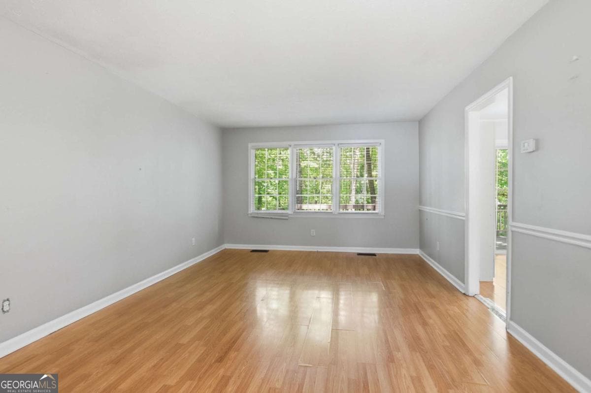 3 bedroom, 2 bathroom, 1,880 sq ft single family residence for sale at 3082 Lake Ranch Drive, Gainesville, GA 30506 — photo 5