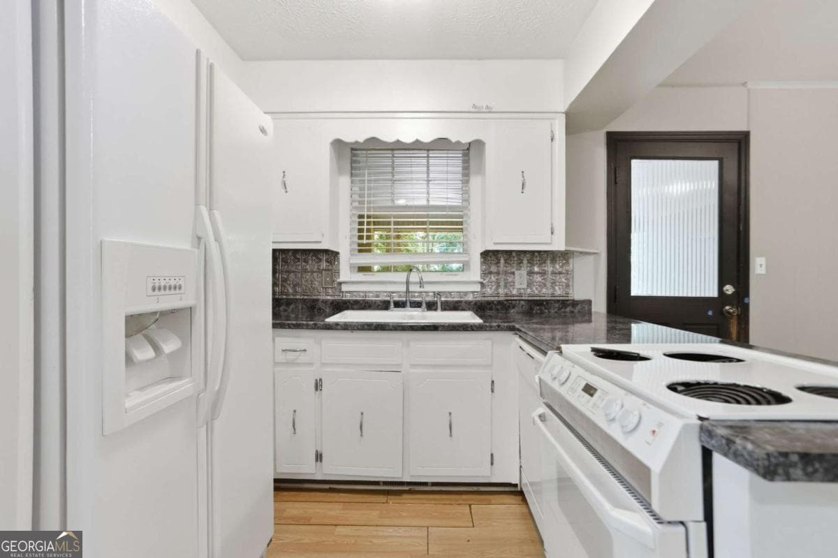 3 bedroom, 2 bathroom, 1,880 sq ft single family residence for sale at 3082 Lake Ranch Drive, Gainesville, GA 30506 — photo 10