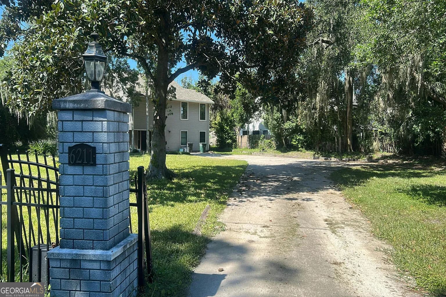 4 bedroom, 3.5 bathroom, 3,071 sq ft single family residence for sale at 6211 River Glen Lane, Jacksonville, FL 32216 — photo 2