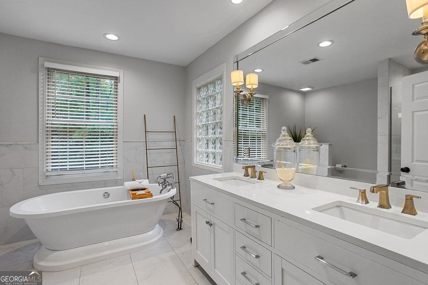5 bedroom, 4 bathroom, 2,908 sq ft single family residence for sale at 421 Golfview Road, Atlanta, GA 30309 — photo 6