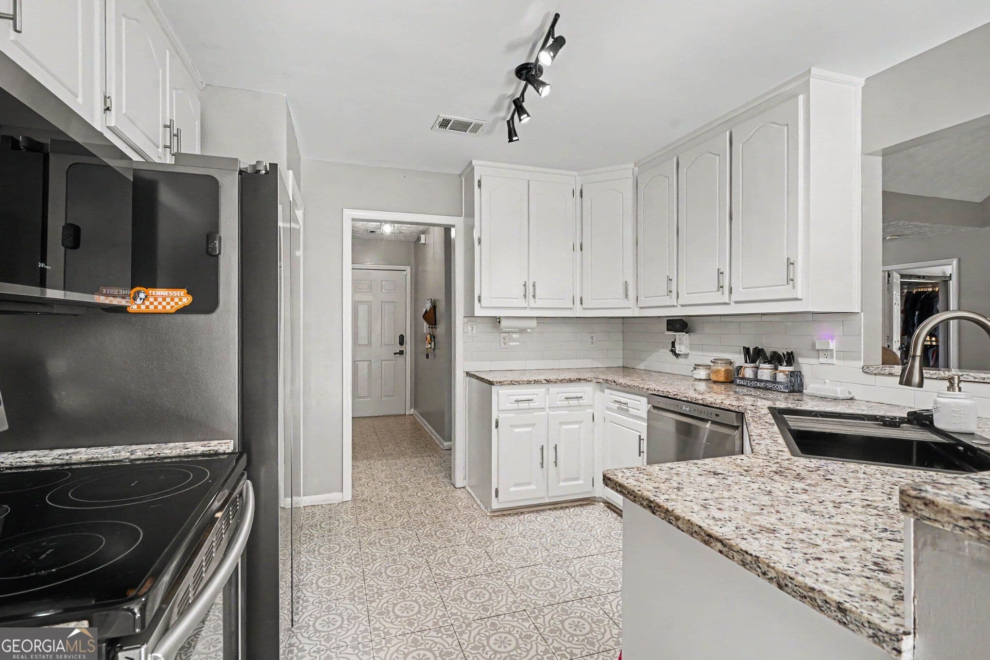 4 bedroom, 3 bathroom, 3,970 sq ft single family residence for sale at 3101 Planters Mill Drive, Dacula, GA 30019 — photo 10