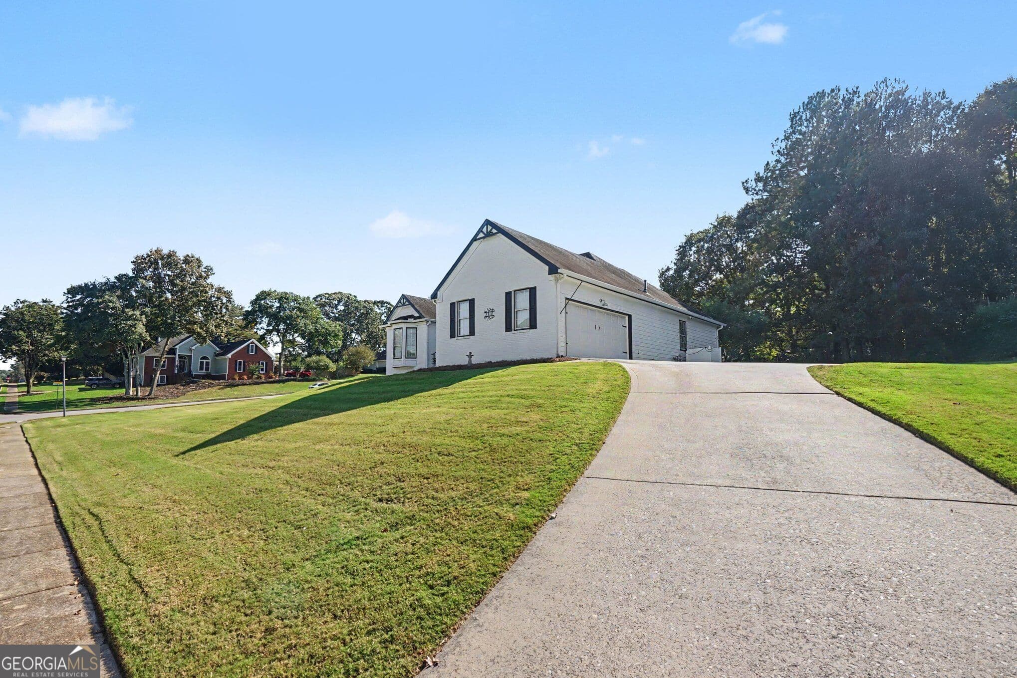 4 bedroom, 3 bathroom, 3,970 sq ft single family residence for sale at 3101 Planters Mill Drive, Dacula, GA 30019 — photo 4