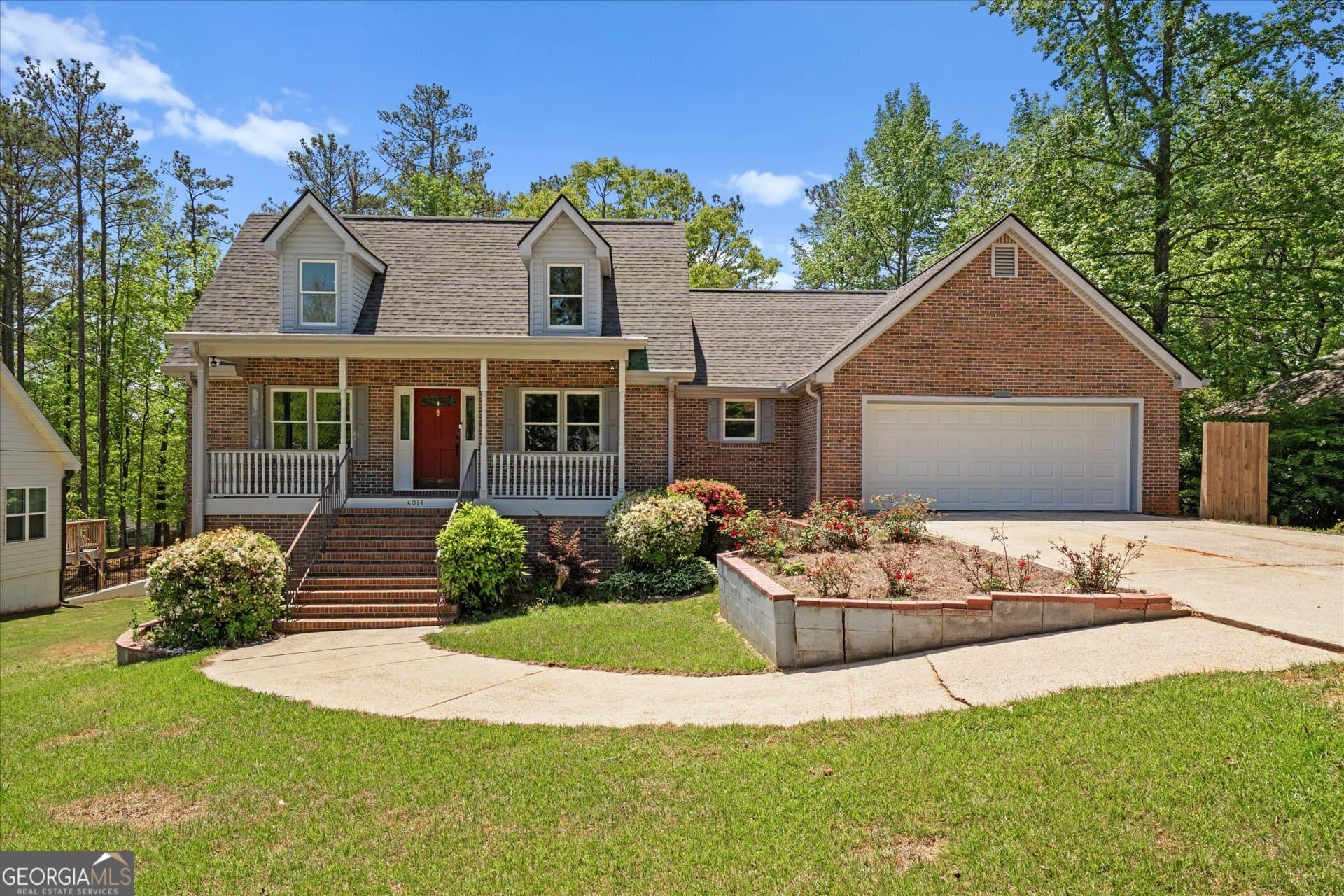 3 bedroom, 3 bathroom, 2,553 sq ft single family residence sold at 4014 Golfview Drive, Villa Rica, GA 30180