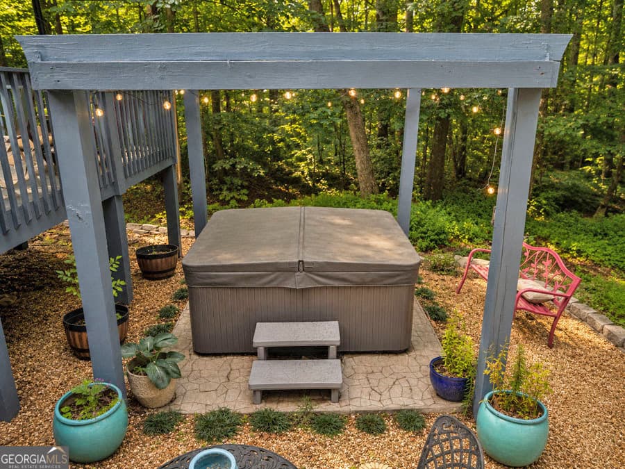 2 bedroom, 1 bathroom, 988 sq ft single family residence for sale at 26 Chief Lane, Hartwell, GA 30643 — photo 8